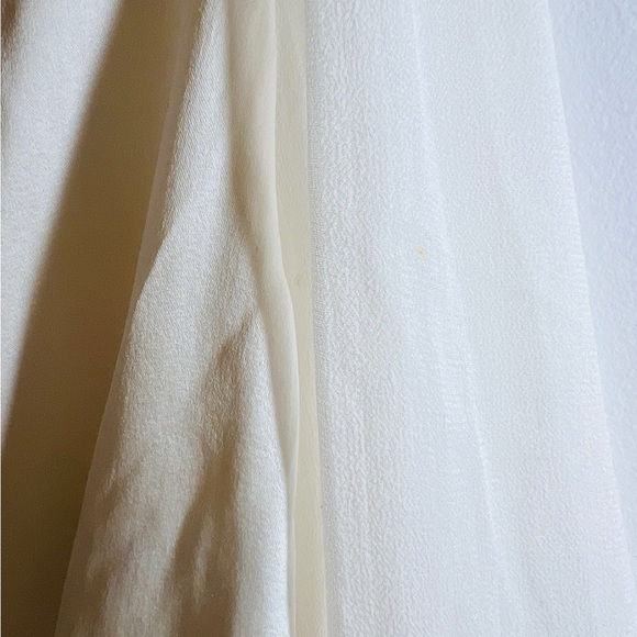 Alice + Olivia V Neck White Sheer Silk  Cropped Blouse Shirt medium - Picture 6 of 12